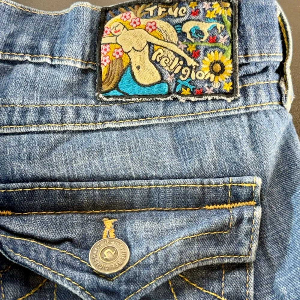 True Religion Joey Cut Off Denim Shorts Blue Mermaid Patch Size 27 Low Rise